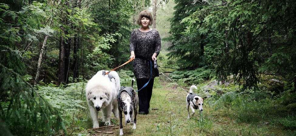 Foto av Emma Garlant med hundene sine