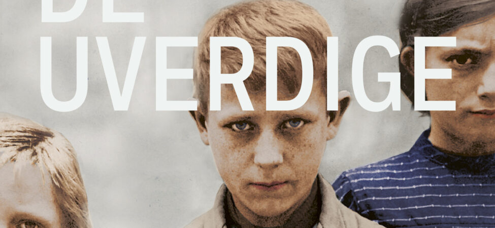 Omslag til «De uverdige» av Roy Jacobsen